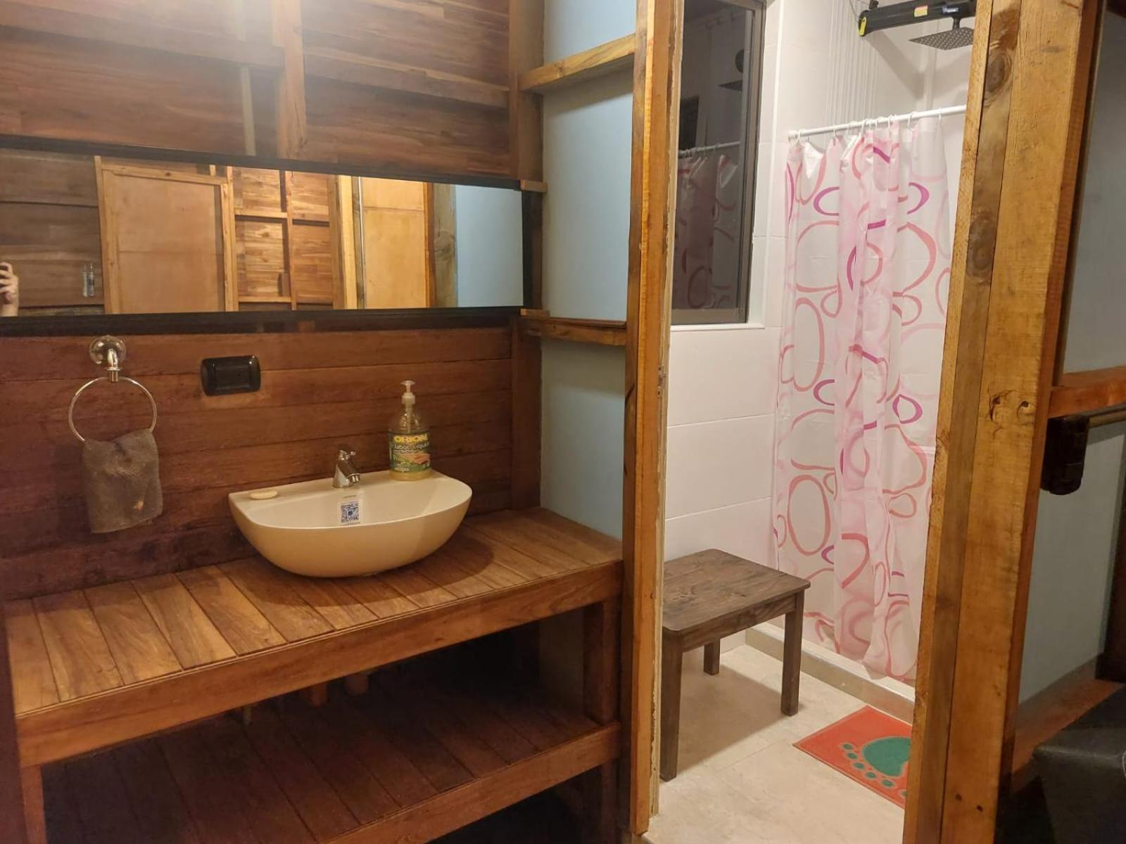 Chalet Magica En La Montana La Vega (Cundinamarca)